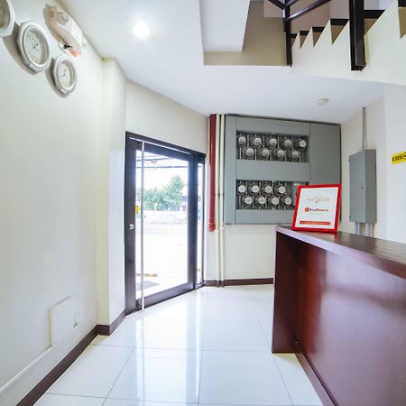 Reddoorz Near Angeles University Foundation Bagian luar foto